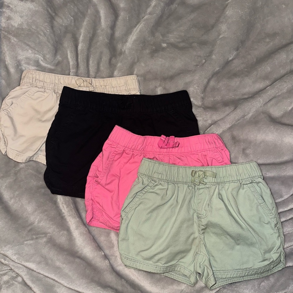 SUPER DEAL‼️ 4 pairs of Children’s Place shorts.